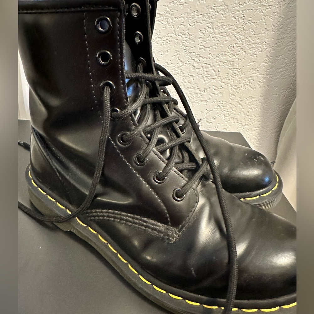 Dr Martins Size US 8 FINAL REDUCTION IN PRICE